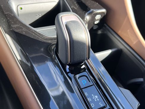 New 2025 Toyota Crown Signia image 17