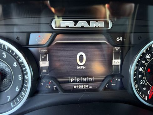 Used 2023 RAM 1500 Big Horn AWD/4WD image 25