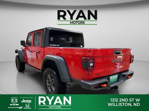 New 2026 Jeep Gladiator Mojave w/ Technology Group AWD/4WD image 7