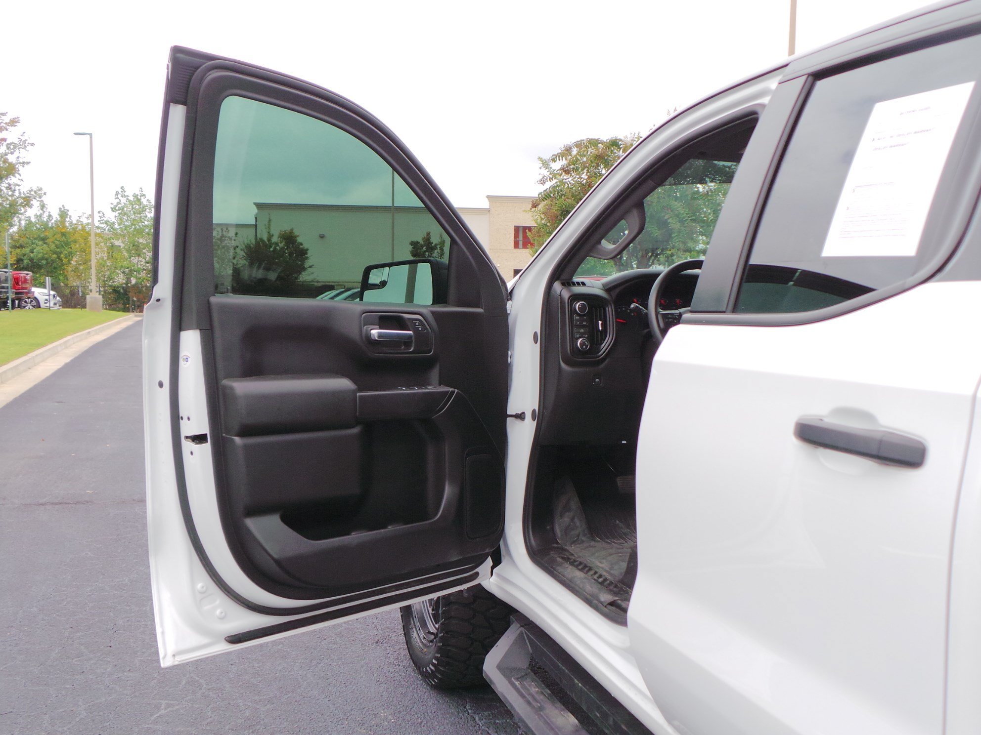 Used 2026 Chevrolet Silverado 1500 W/T w/ WT Value Package AWD/4WD image 27