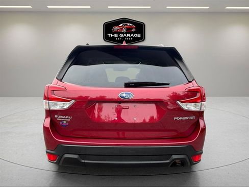Used 2019 Subaru Forester Premium w/ All-Weather Package AWD/4WD image 4
