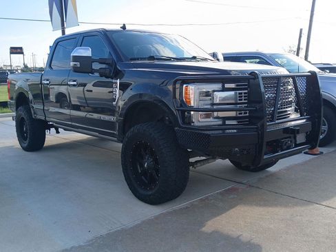 Used 2019 Ford F250 Platinum w/ Platinum Ultimate Package AWD/4WD image 6