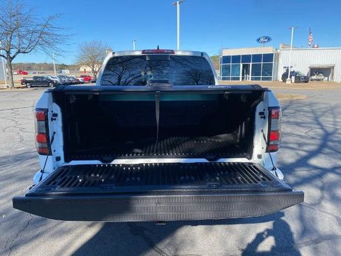 Used 2025 Nissan Frontier PRO-4X image 9