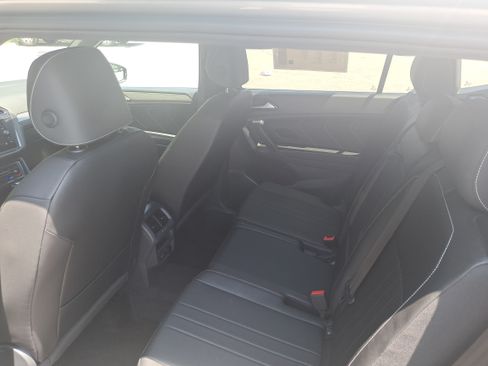 Certified 2023 Volkswagen Tiguan SE R-Line FWD image 14