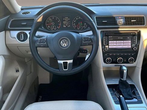 Used 2012 Volkswagen Passat 2.5 SE image 8