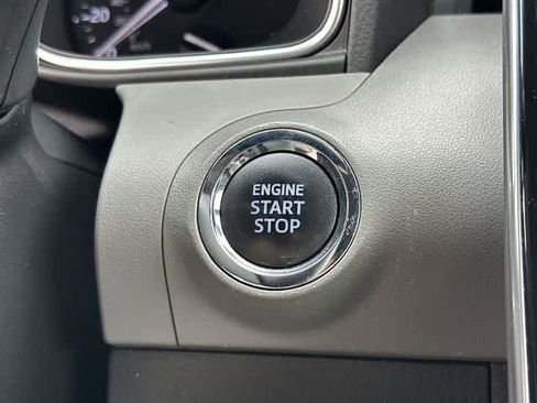Used 2019 Toyota Avalon XLE w/ Moonroof Package FWD image 11