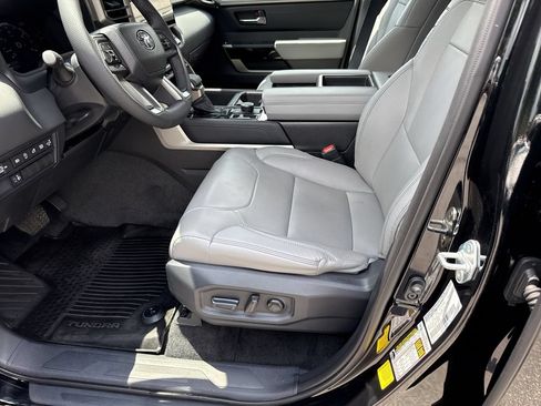 Used 2026 Toyota Tundra Limited AWD/4WD image 13