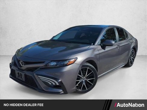 Used 2021 Toyota Camry SE FWD image 1