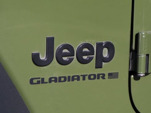 Used 2023 Jeep Gladiator Sport AWD/4WD image 45