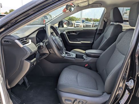 Used 2024 Toyota RAV4 XLE AWD/4WD image 22
