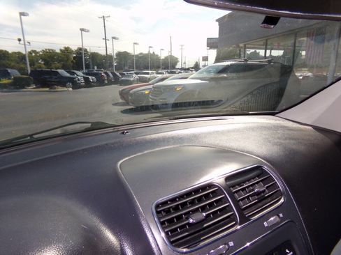 Used 2017 Dodge Journey SE w/ Flexible Seating Group image 45