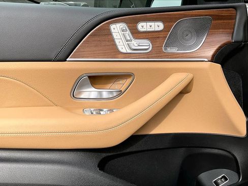 New 2026 Mercedes-Benz GLS 450 4MATIC image 15