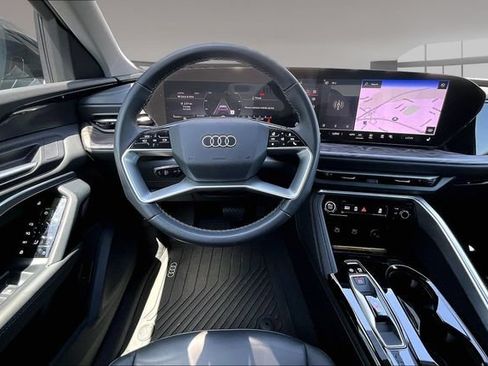 Used 2025 Audi Q5 Premium w/ Convenience Package AWD/4WD image 8