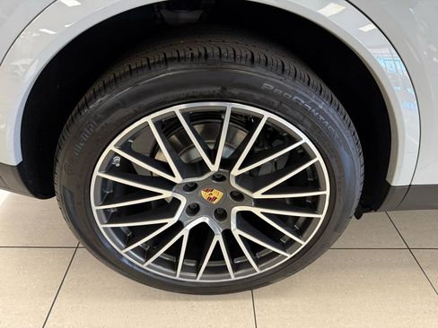 Used 2021 Porsche Cayenne S AWD/4WD image 39