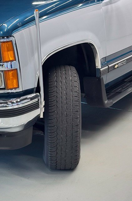Used 1993 Chevrolet Suburban 4WD image 25