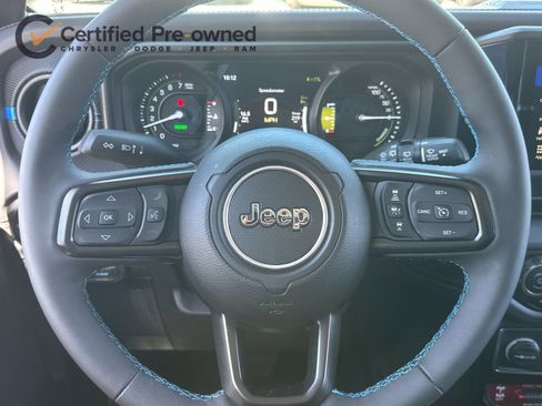 Used 2025 Jeep Wrangler Unlimited Rubicon 4xe w/ Convenience Group AWD/4WD image 22