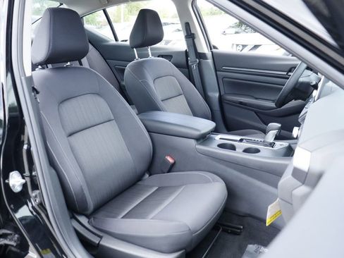 Used 2025 Nissan Altima 2.5 S FWD image 22