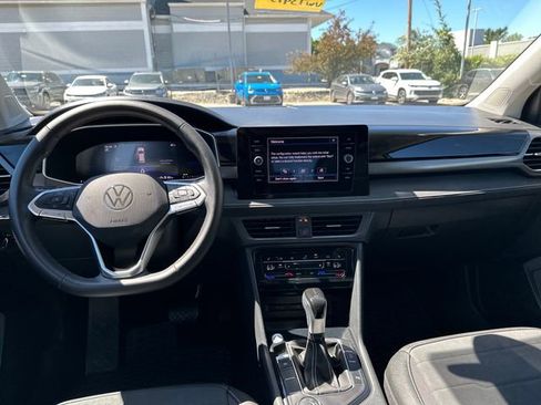 Certified 2025 Volkswagen Taos SE AWD/4WD image 16