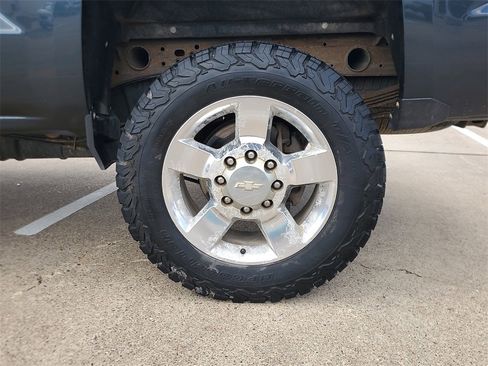 Used 2017 Chevrolet Silverado 2500 LT w/ Texas Edition image 9