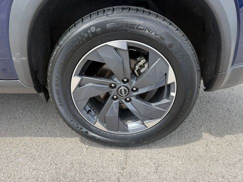 Used 2025 Nissan Rogue SV FWD image 31
