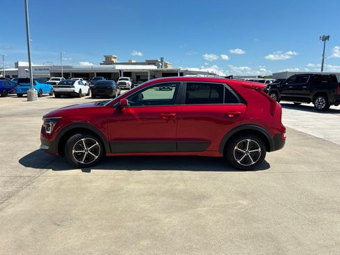 Used 2024 Kia Niro LX FWD image 4