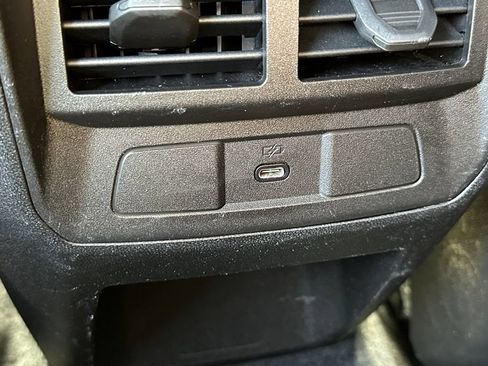 Used 2023 Chevrolet Colorado LT AWD/4WD image 32