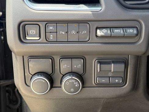 Used 2021 Chevrolet Tahoe Premier w/ Premium Package RWD image 21