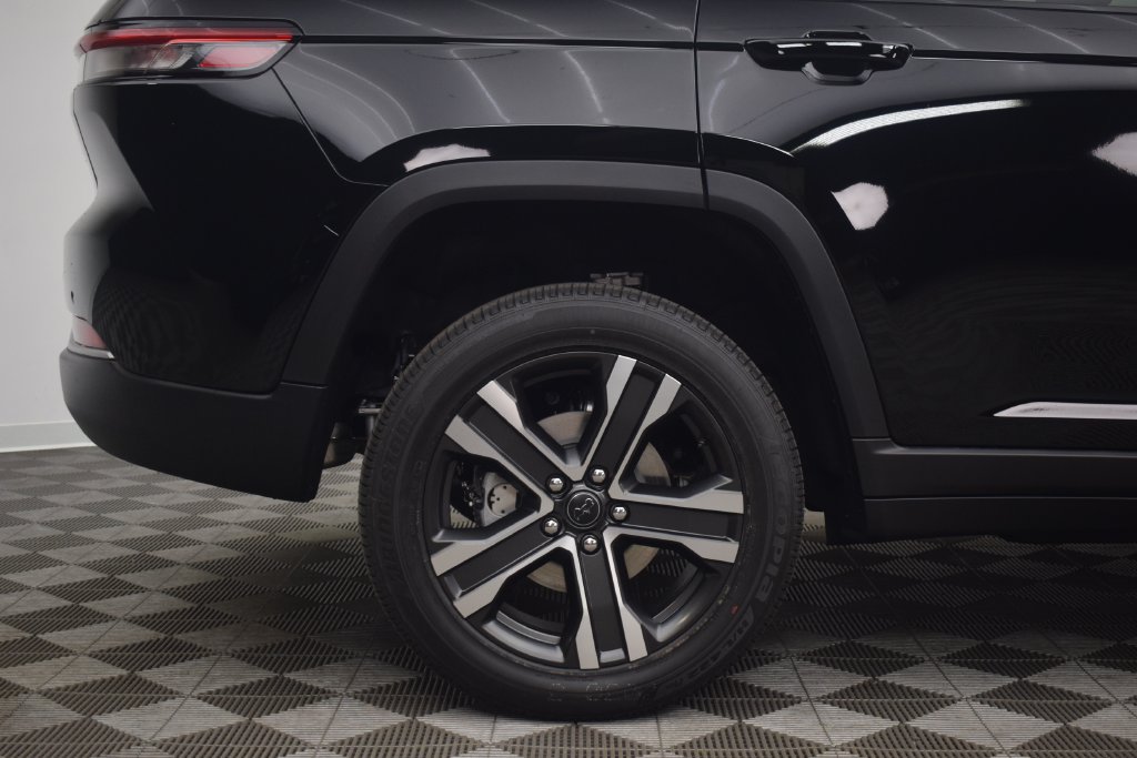 New 2027 Jeep Grand Cherokee Limited AWD/4WD image 12