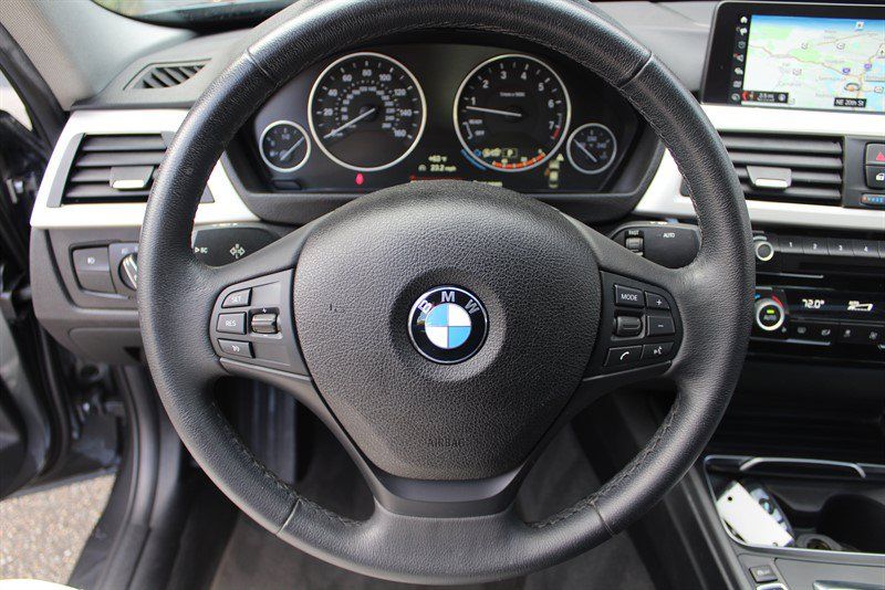 Used 2018 BMW 320i xDrive Sedan AWD/4WD image 19