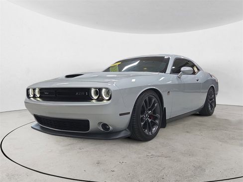 Used 2021 Dodge Challenger R/T Scat Pack image 1