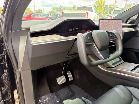 Used 2023 Tesla Model X AWD/4WD image 18