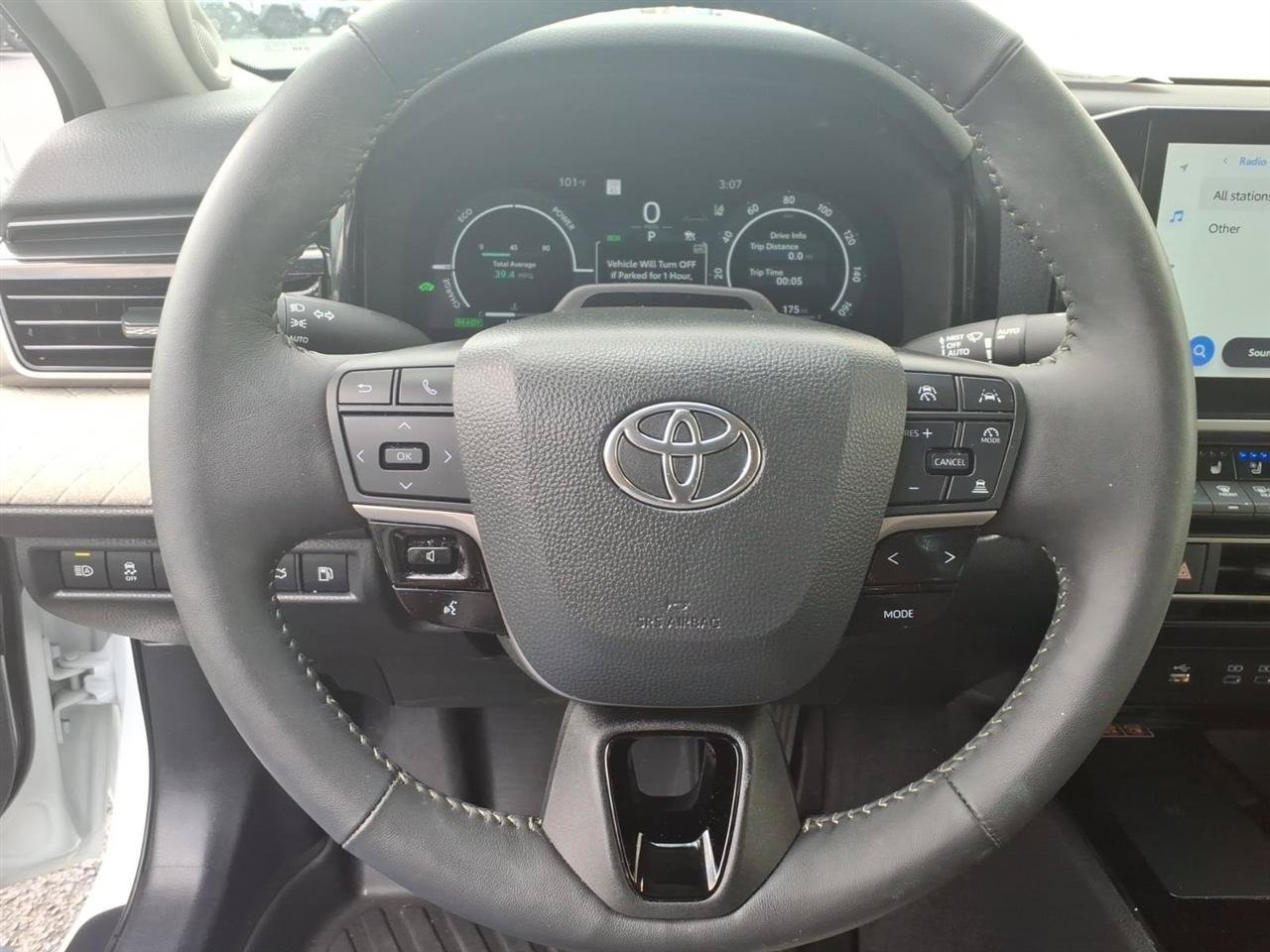 Used 2025 Toyota Camry XLE w/ Premium Plus Package FWD image 8
