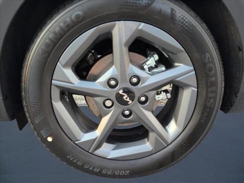 New 2025 Kia K4 LXS image 16