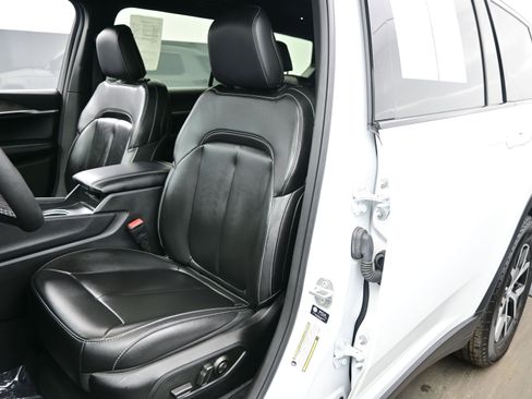 Used 2025 Jeep Grand Cherokee L Limited AWD/4WD image 12