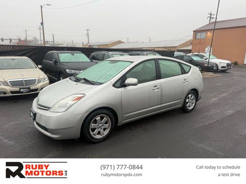 Used 2005 Toyota Prius FWD image 1