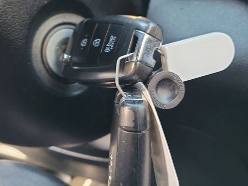 Certified 2020 Hyundai Venue SE image 15