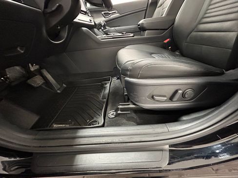 Used 2023 Kia Sportage SX image 32