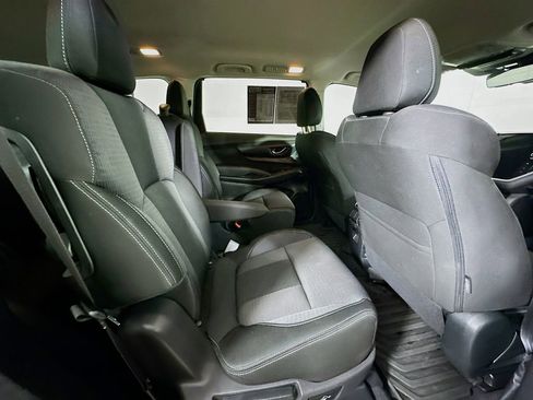 Used 2023 Subaru Ascent Premium w/ Convenience Package image 10