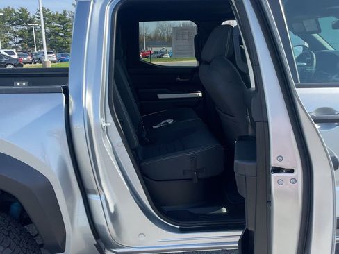 Used 2024 Toyota Tacoma TRD Off-Road image 11