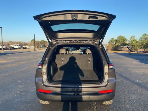 New 2025 Jeep Grand Cherokee Limited image 43