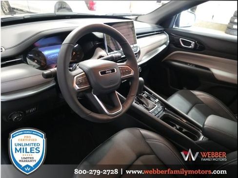 Used 2025 Jeep Compass Limited image 11