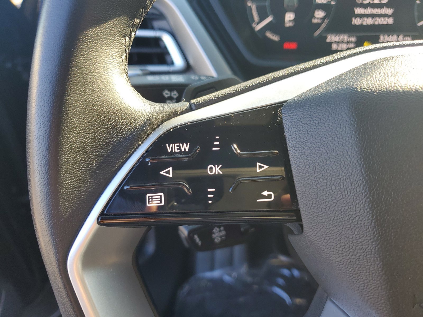 Used 2024 Audi Q4 e-tron Prestige AWD/4WD image 29