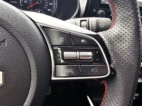 Used 2022 Kia Forte GT image 21