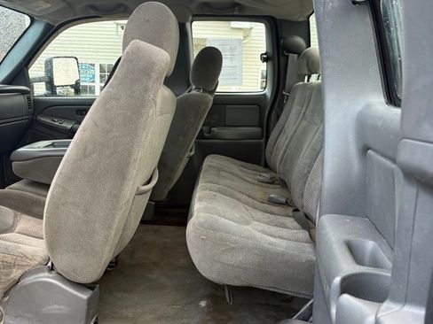 Used 2004 Chevrolet Silverado 2500 LS image 10