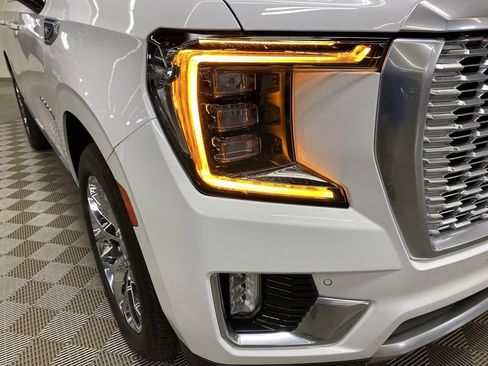 Used 2021 GMC Yukon Denali w/ Denali Premium Package image 5
