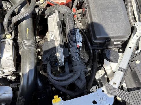 Used 2018 Chevrolet Cruze LT w/ Redline Edition image 16