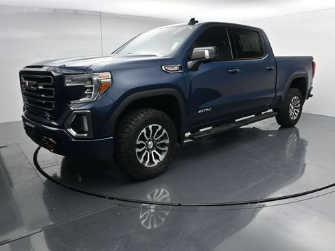 Used 2020 GMC Sierra 1500 AT4 w/ AT4 Premium Package AWD/4WD image 4
