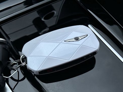 Used 2025 Genesis G80 2.5T image 27