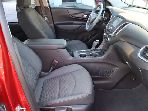 Used 2018 Chevrolet Equinox LT FWD image 35