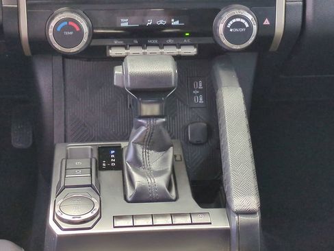 Certified 2024 Toyota Tacoma SR5 image 19